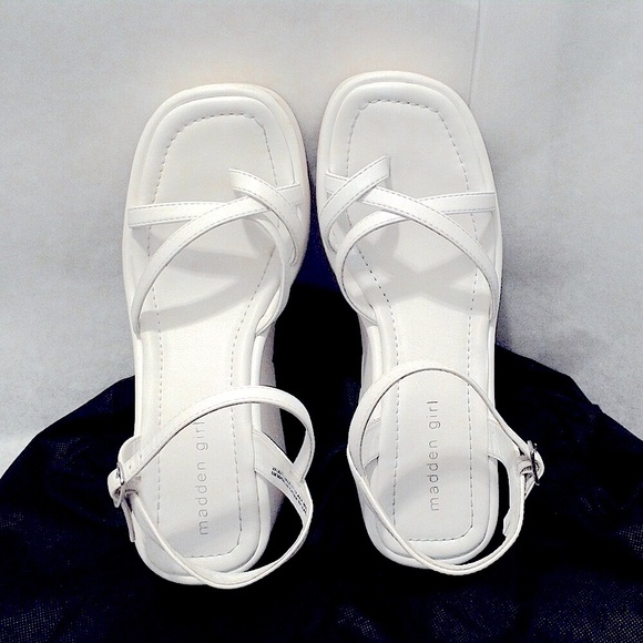 Steve Madden Y2K Bratz Strappy Platform Sandals - Picture 7 of 9